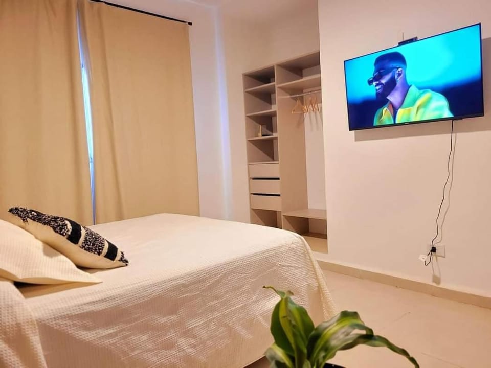 Casa Roque Funes, ubicado en Cerro de las Rosas Córdoba, Ofrece, Asador, Pileta, Cercanias, Estadio Kempes, aeropuerto Ambrosio Taravella, Orfeo Superdomo, Sanatorio Allende, Casa con 2 departamentos individuales y áreas comunes House in Cordoba