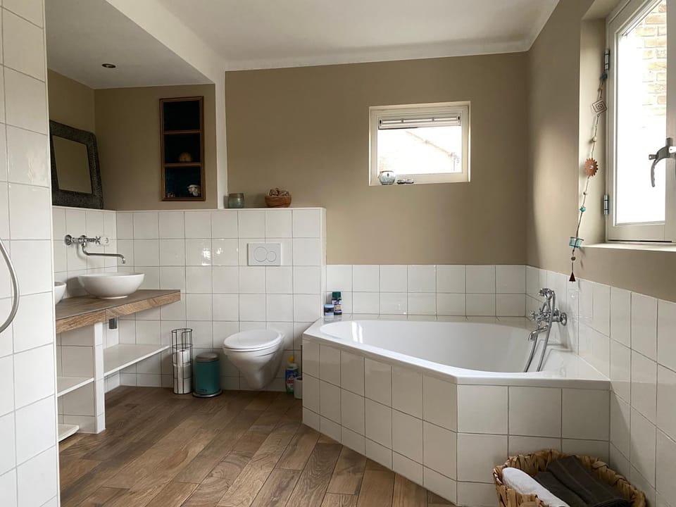 Shower, Toilet, Bathroom, Bath, towels