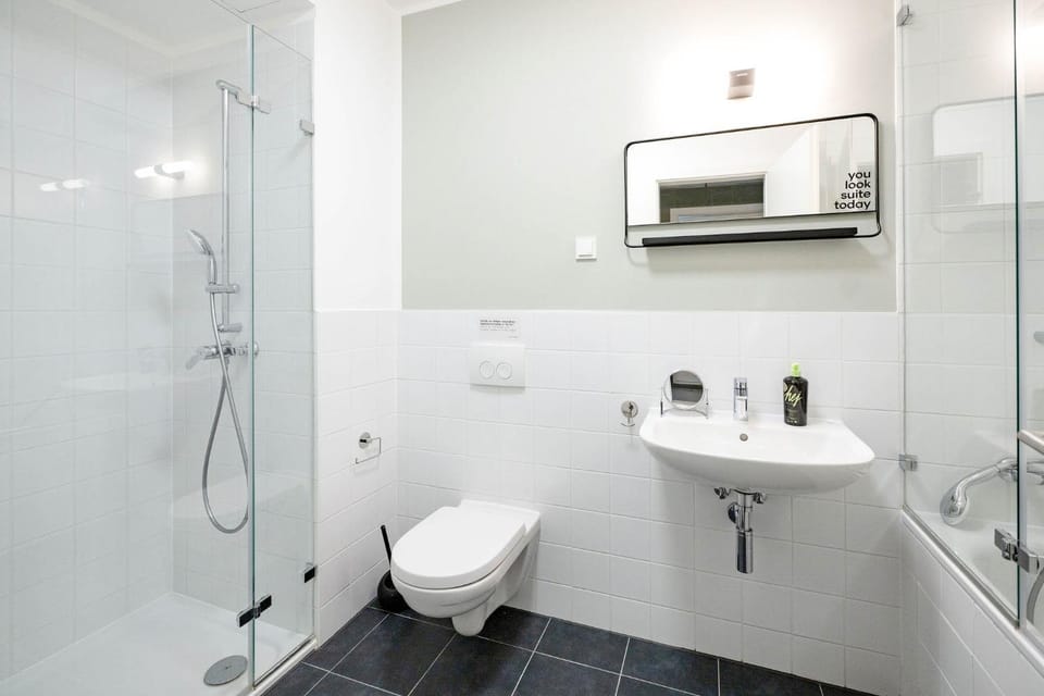 Shower, Toilet, Bathroom, towels