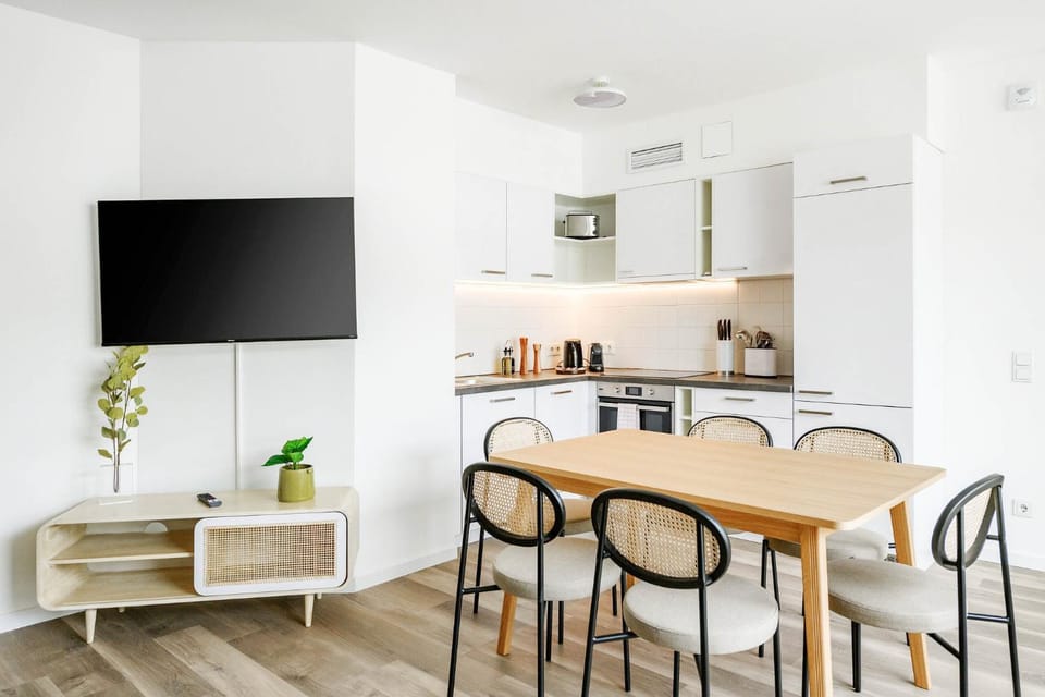 TV and multimedia, Kitchen or kitchenette, Dining area