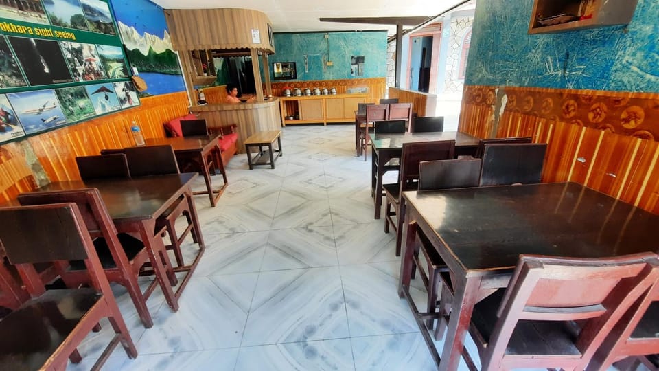 Restaurant/places to eat, Lounge or bar, Breakfast