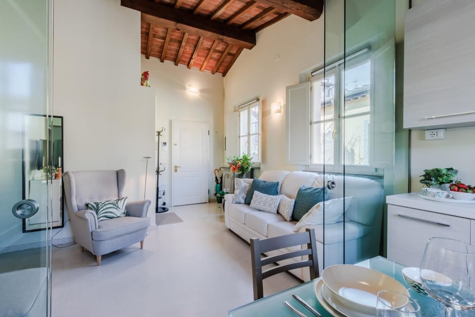 Helene Smart Flat with Elevator inside Lucca Apartment in Capannori