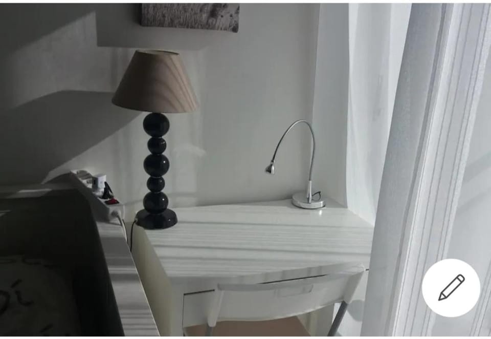 Chambre chez l'habitante avec salle de bain et cuisine communes - Présence d'un chat Vacation rental in Mérignac