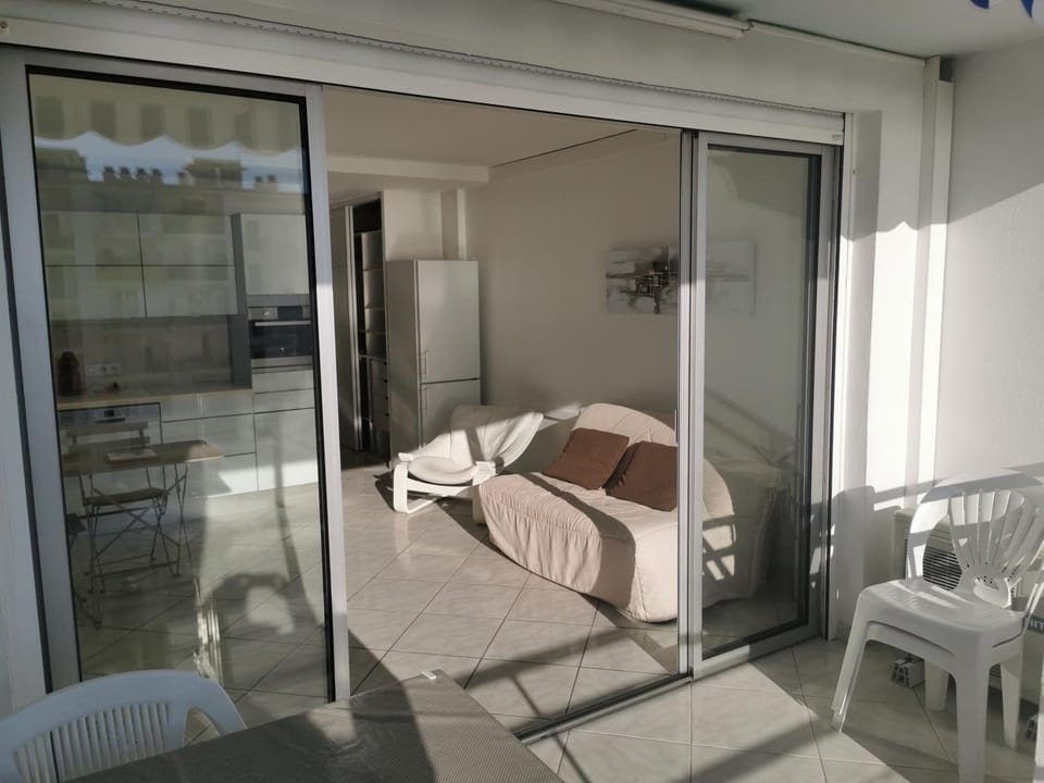JUAN LES PINS 2P Le Tropique Apartment in Antibes