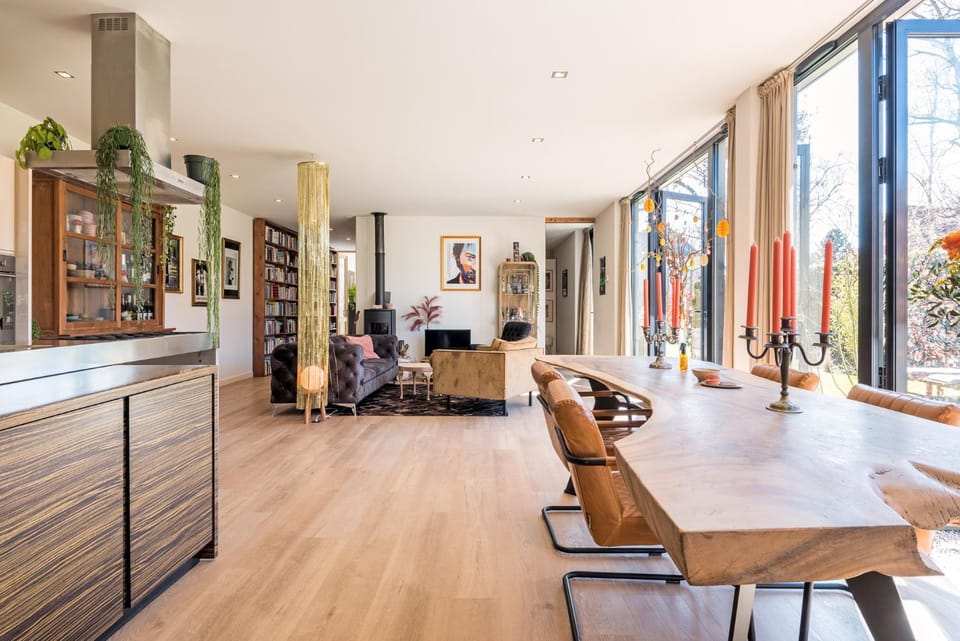 Seating area, Dining area, kitchen