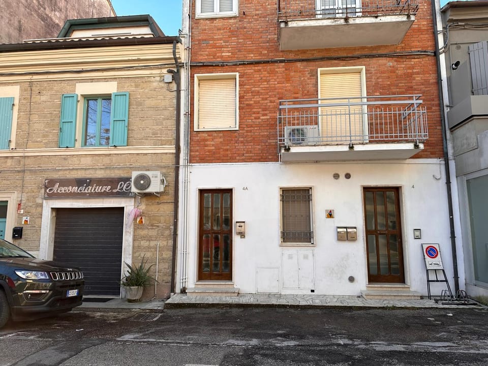 Property building, Neighbourhood, Parking