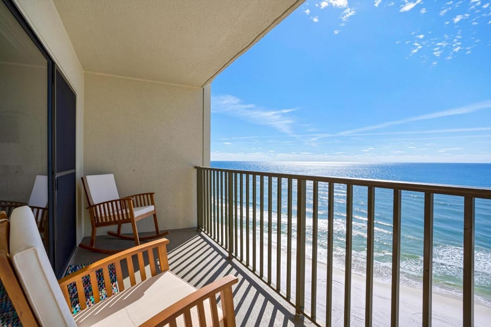 Commodore 1302 Caspian Rose House in Lower Grand Lagoon