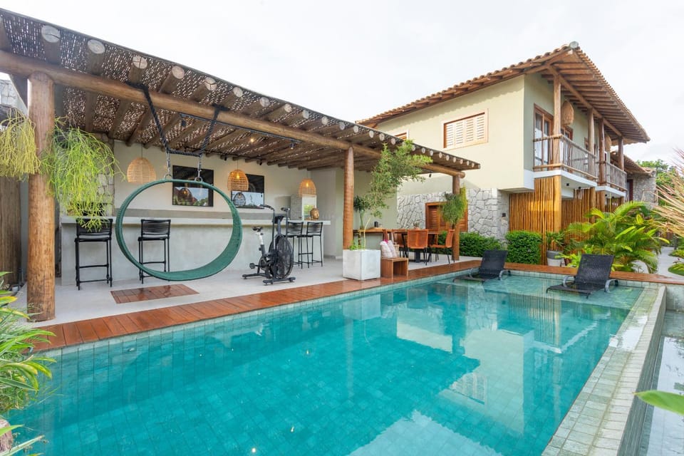Property building, Patio, Day, Pool view, Swimming pool, Swimming pool, sunbed