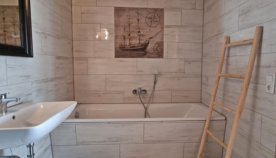 Shower, Bath, towels