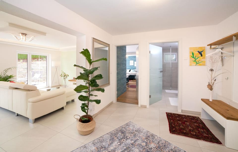 Living room, Photo of the whole room