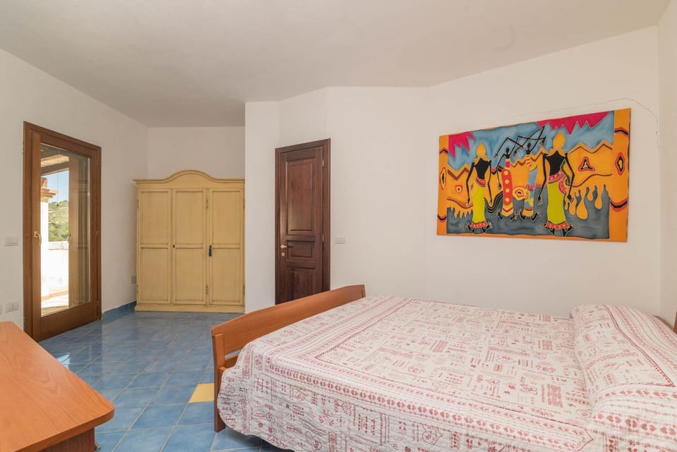 Property building, Living room, Bedroom