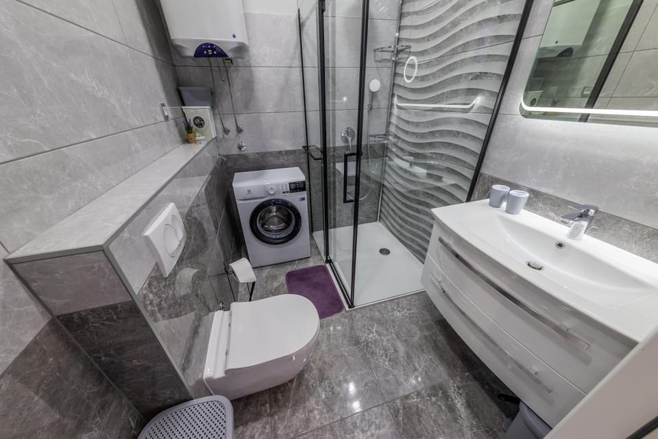 Shower, Toilet, Bathroom, washing machine