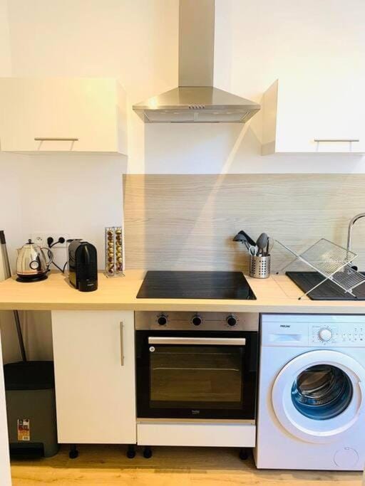 Coffee/tea facilities, Kitchen or kitchenette, pet friendly, stove, washing machine