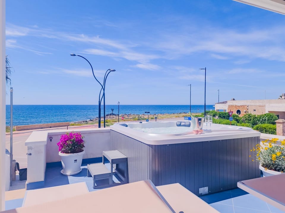 Pool view, Sea view