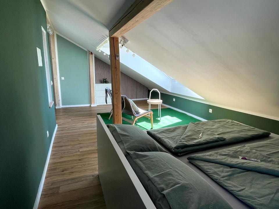 Bed, Photo of the whole room, Bedroom