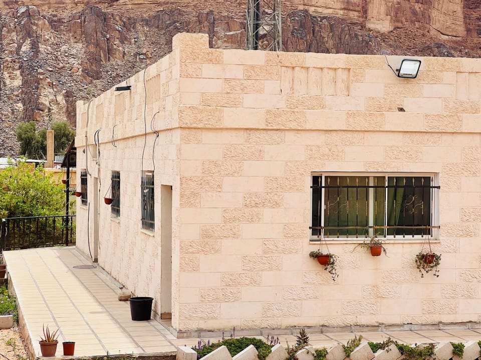 Wadi rum village bed and breakfast Bed and Breakfast in South District
