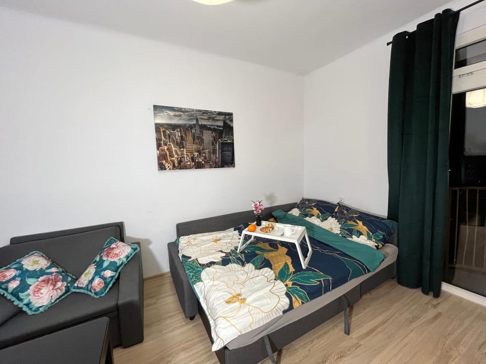 Przestronna kawalerka Mokotów dla 3 osób Apartment in Warsaw