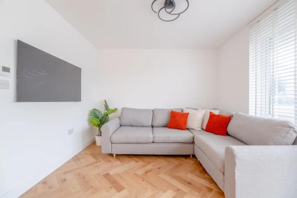 Central 3BD Flat with Balcony in Paddington Apartment in City of Westminster