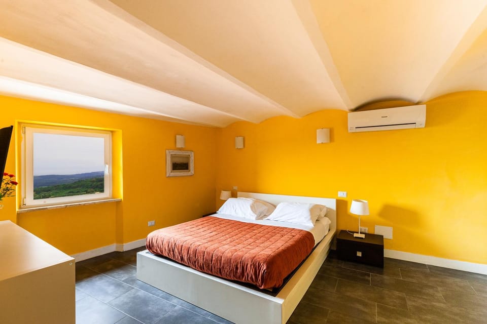 Bed, Photo of the whole room, Bedroom, air conditioner