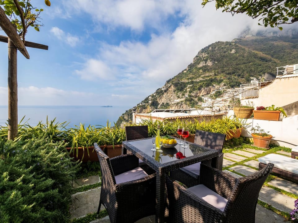 Patio, View (from property/room), Balcony/Terrace, Dining area, Mountain view, Sea view