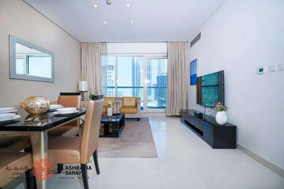 Communal lounge/ TV room, TV and multimedia, Living room, Dining area