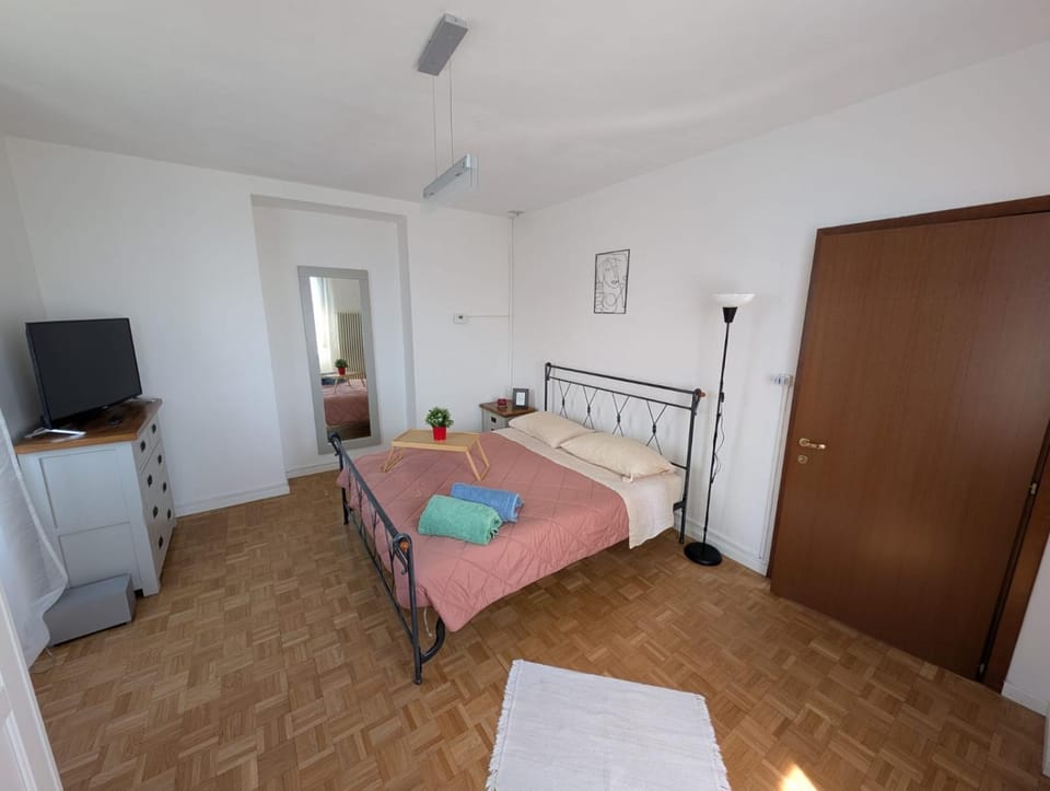 TV and multimedia, Bedroom, towels