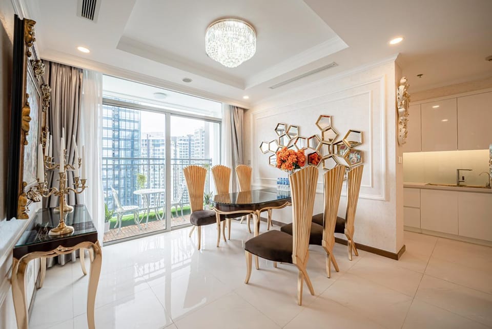 Seating area, Dining area