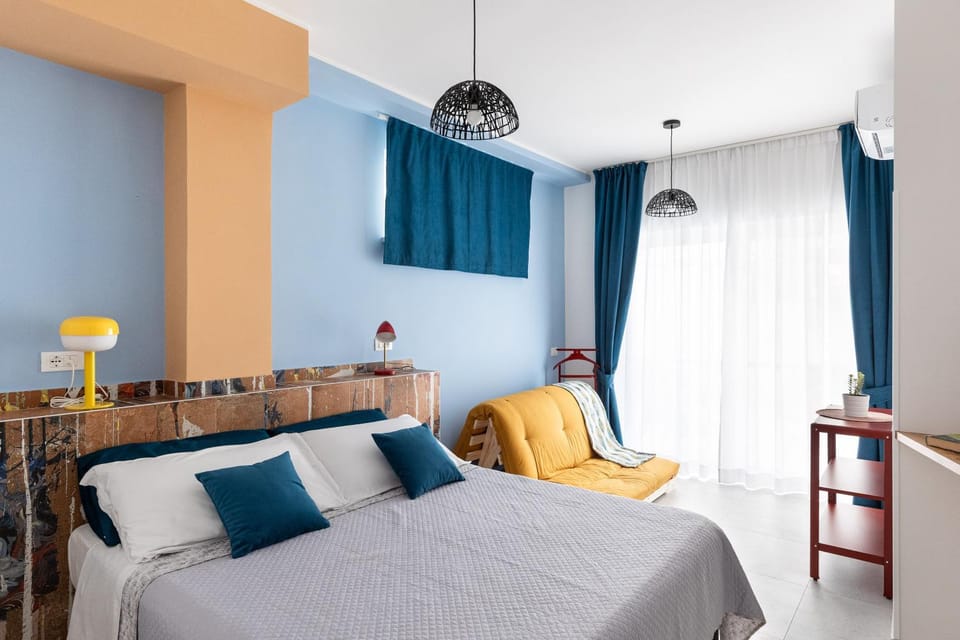 Photo of the whole room, Bedroom