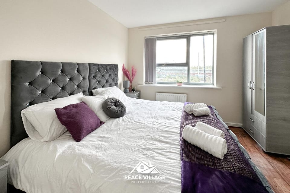 Ashton Co-Living - Private Room Self-Cater House in Manchester