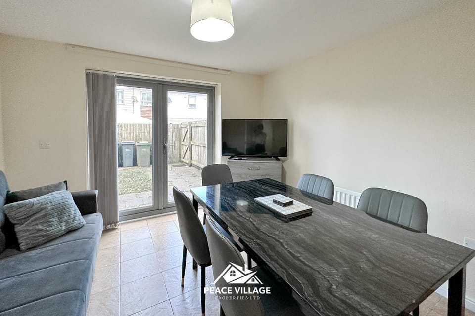 Ashton Co-Living - Private Room Self-Cater House in Manchester