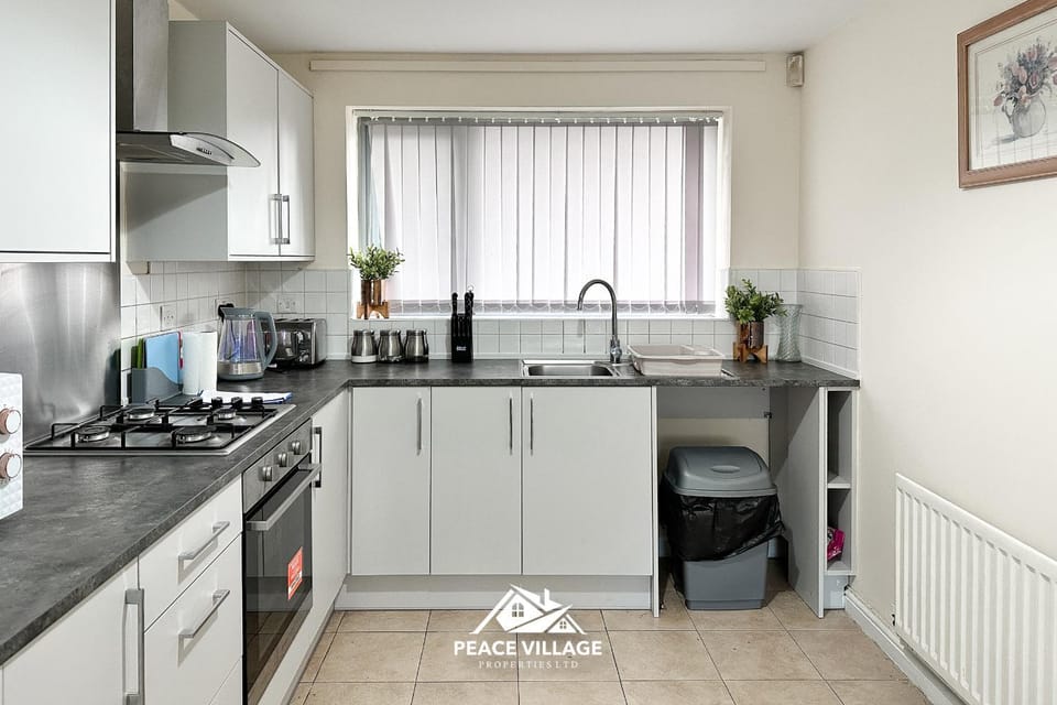 Kitchen or kitchenette, oven, stove, kitchen