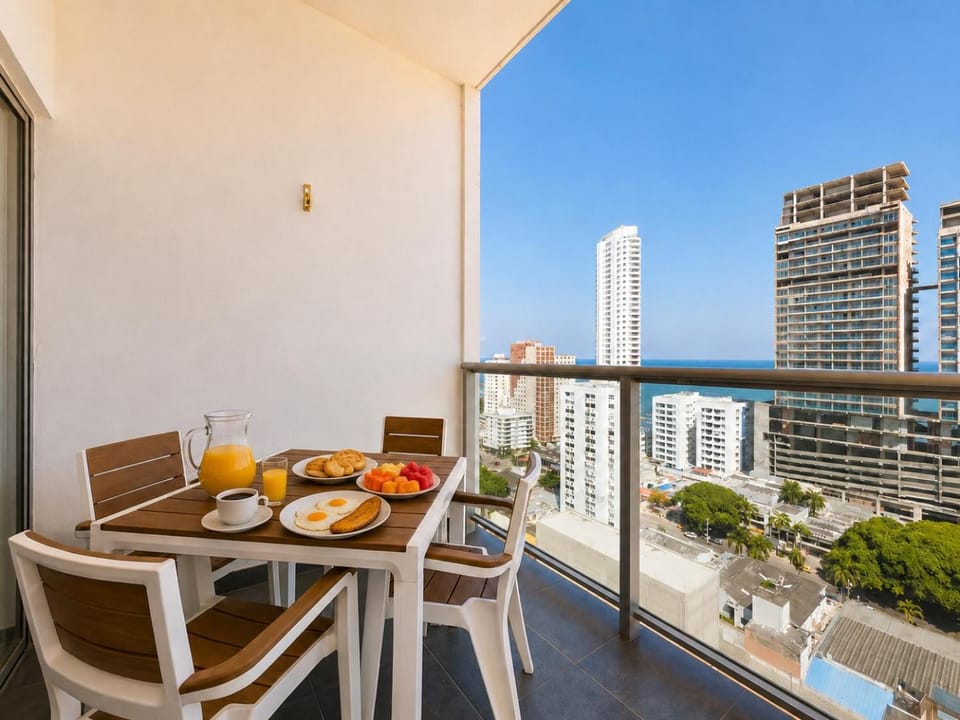 Balcony/Terrace, Balcony/Terrace, Dining area, City view, City view, Sea view, Sea view