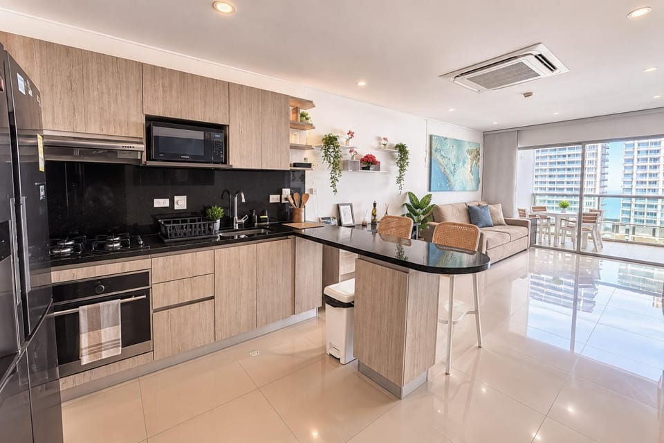 Photo of the whole room, kitchen
