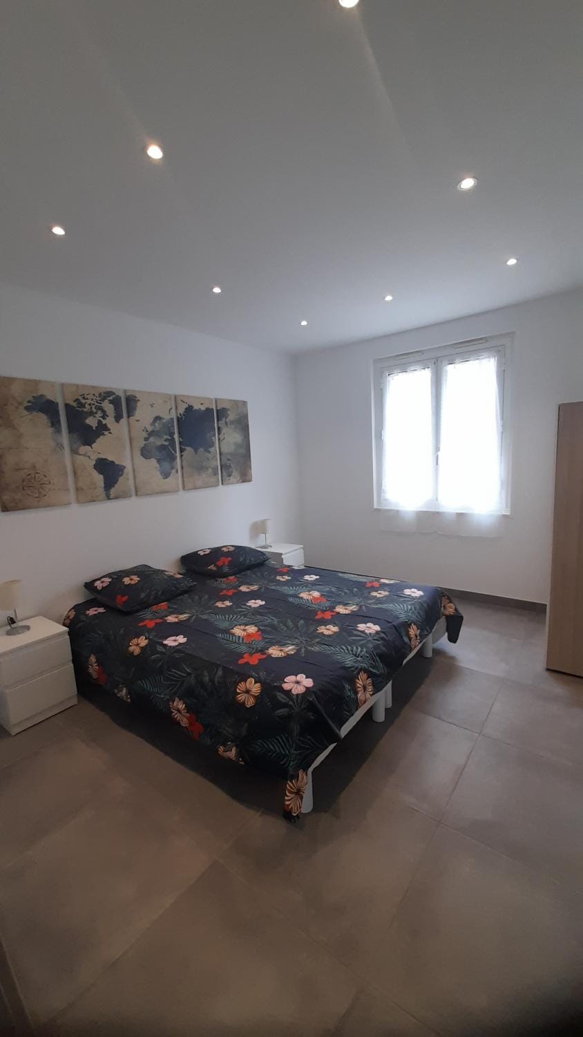 Photo of the whole room