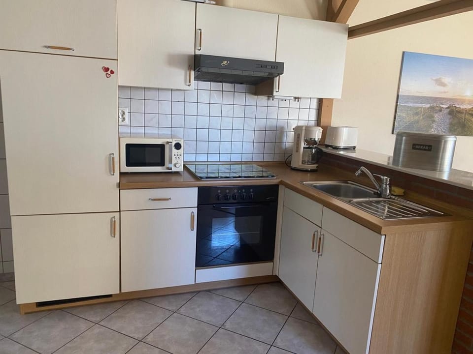 Kitchen or kitchenette, minibar, pet friendly, stove, toaster