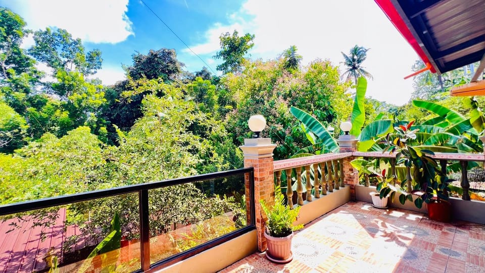 Transient villa with cozy garden, billiard & bar Vacation rental in Puerto Princesa