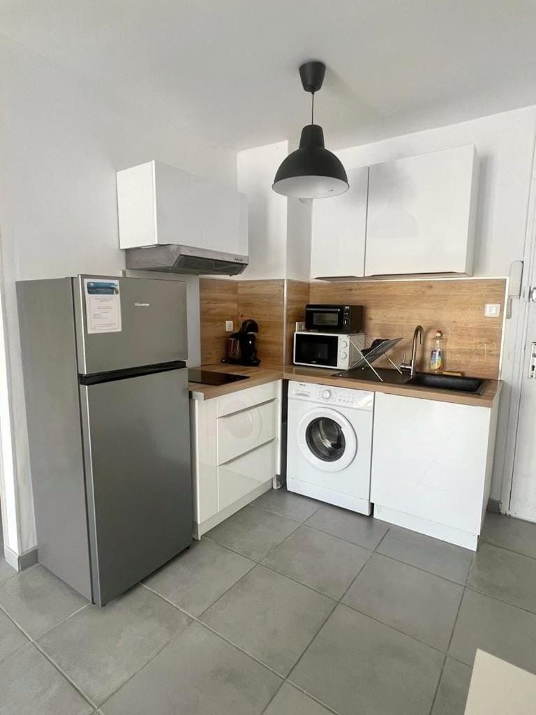 Coffee/tea facilities, Kitchen or kitchenette, minibar, stove, toaster