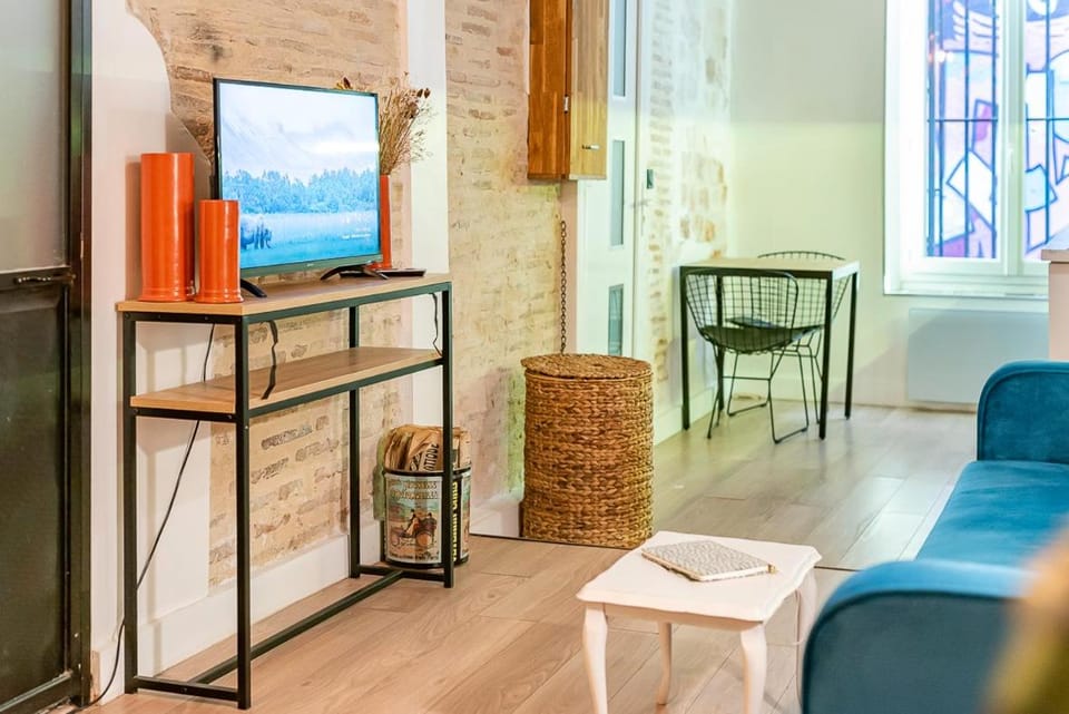 Le Graphique T1 climatisé au Panier Apartment in Marseille