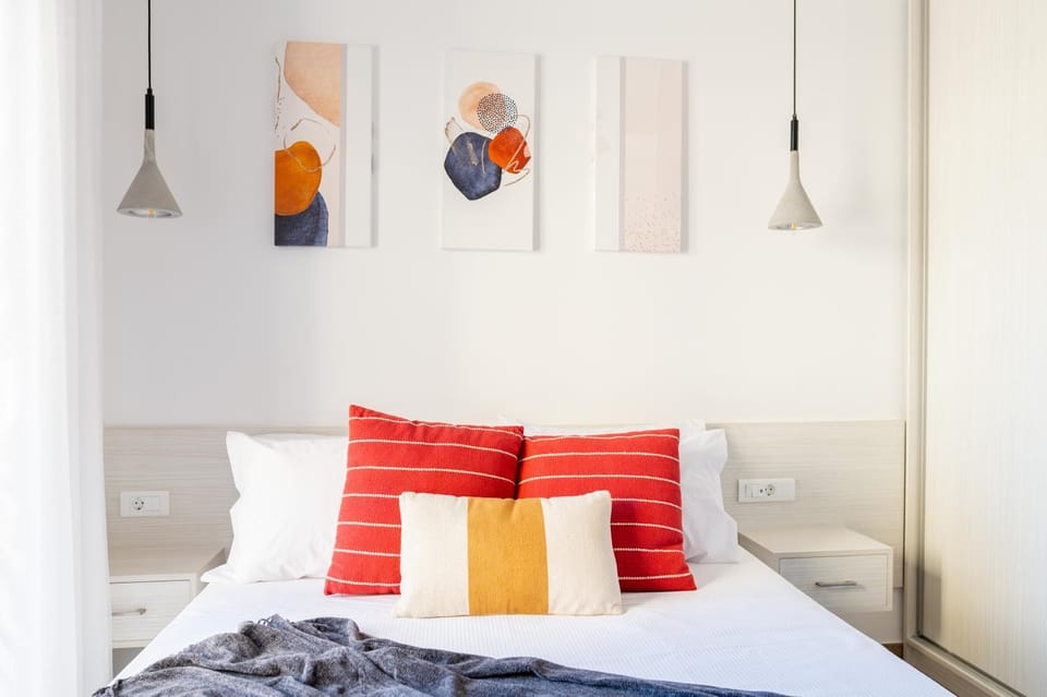 Bed, Photo of the whole room, Bedroom