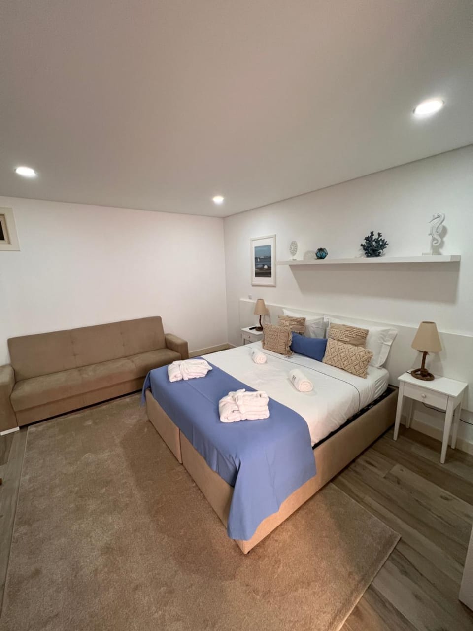 Seating area, Bedroom