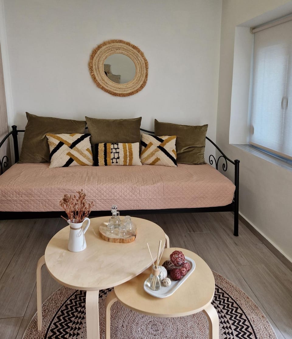 Granny's Nest Apartment in Crete
