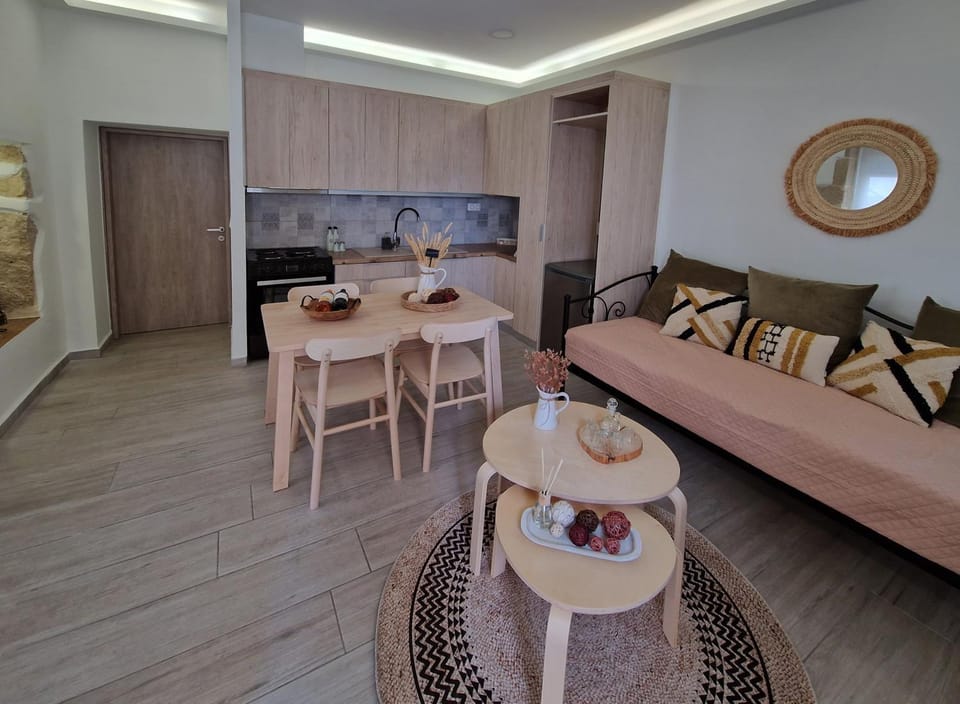 Granny's Nest Apartment in Crete