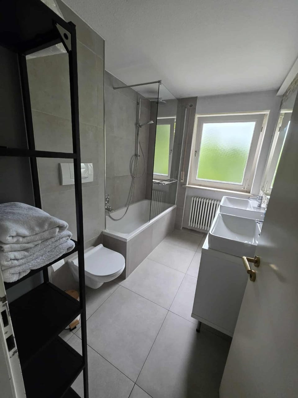 Shower, Toilet, Bathroom, Bath, towels