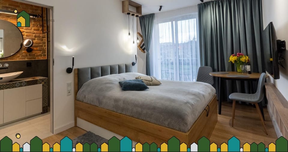 Bed, Dining area, Bedroom
