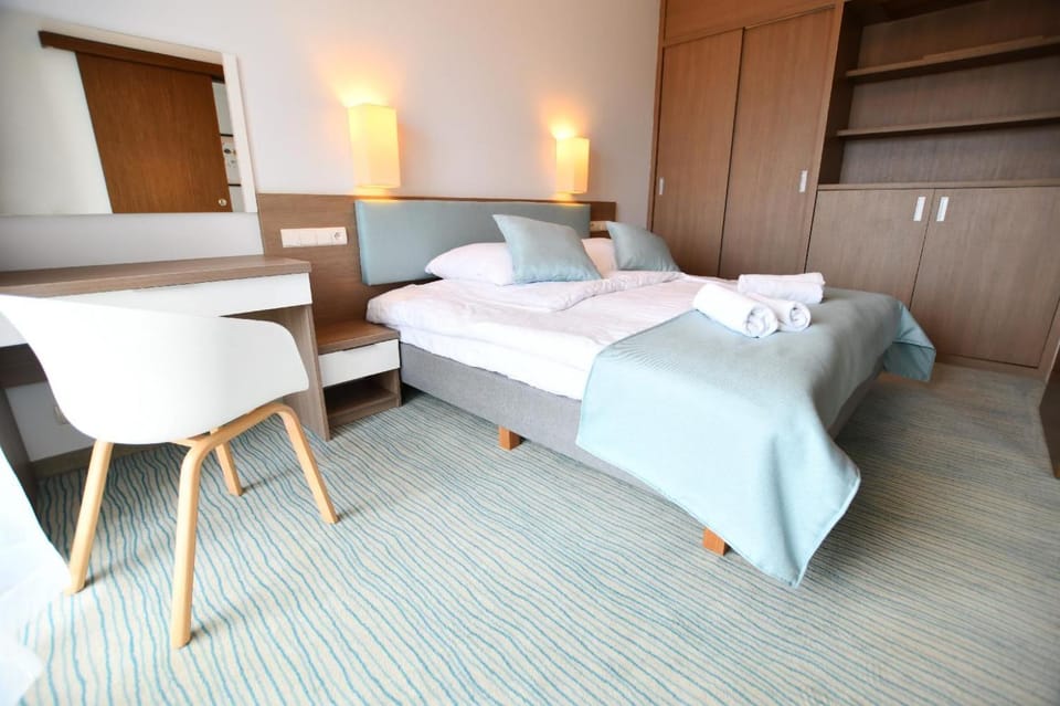 Bed, Bedroom, hair dresser, wardrobe