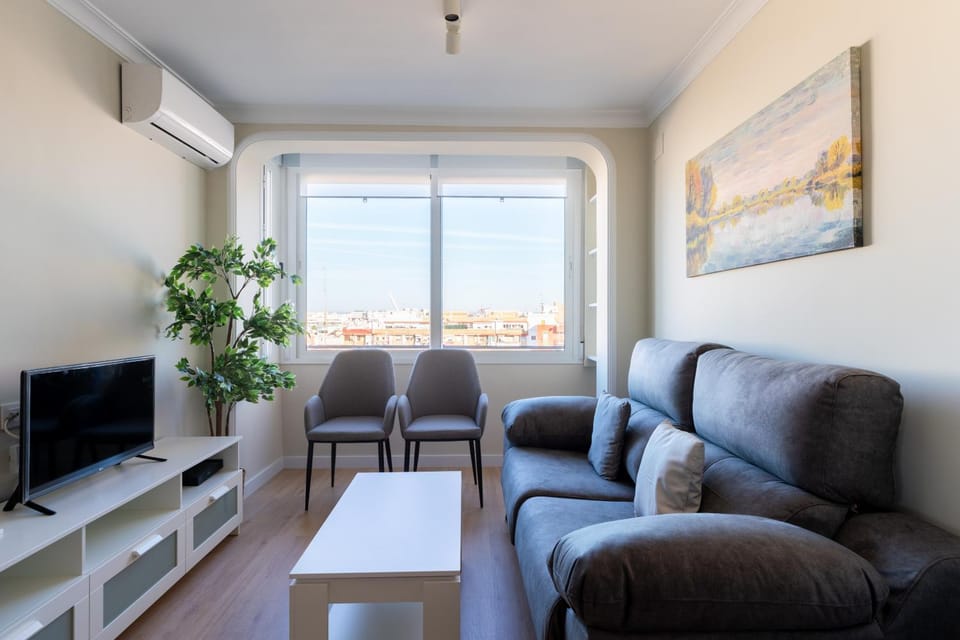 TV and multimedia, Living room, Seating area, Evening entertainment, air conditioner
