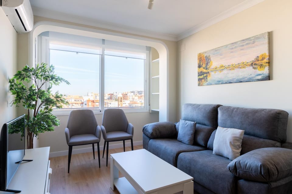 TV and multimedia, Living room, Seating area, air conditioner
