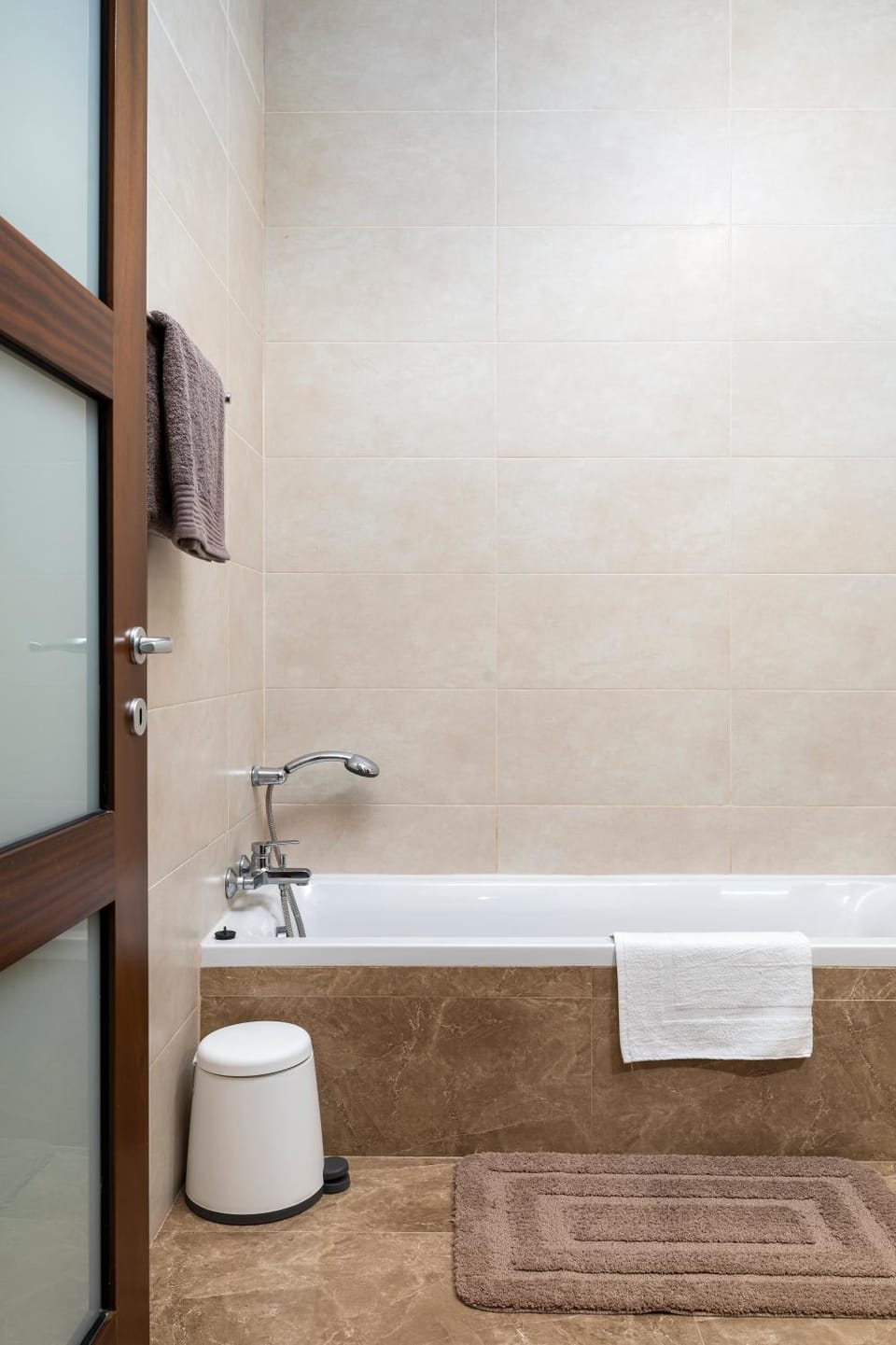 Chic, Modern & Spacious 2BR Apartment close to the sea - Marsaskala Apartment in Marsaskala