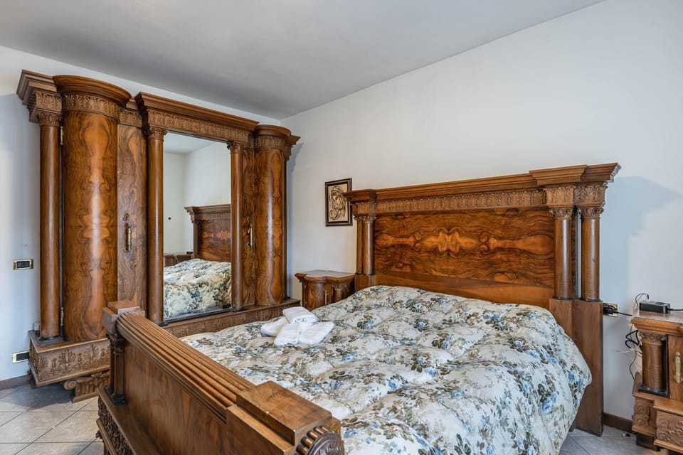 Bed, Photo of the whole room, Bedroom, wardrobe