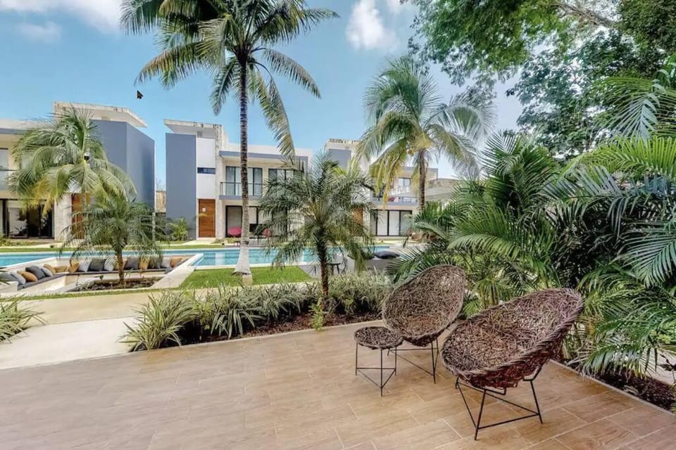 Contemporary poolside Condo, Wi-Fi - Paraiso Kaanal 101 Apartment in Tulum